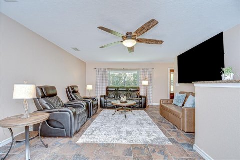 House in Lakeland, Florida 3 bedrooms, 144 sq.m. № 1910153 - photo 9