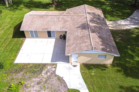 House in Lakeland, Florida 3 bedrooms, 144 sq.m. № 1910153 - photo 24