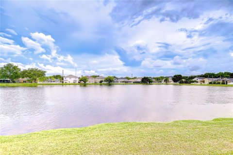 Villa ou maison à vendre à Riverview, Floride: 4 chambres, 232.91 m2 № 1877474 - photo 6