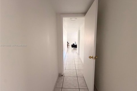 Copropriété à louer à North Miami, Floride: 2 chambres, 136.01 m2 № 2431290 - photo 20