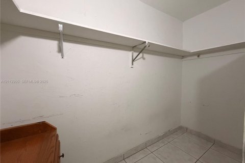Copropriété à louer à North Miami, Floride: 2 chambres, 136.01 m2 № 2431290 - photo 18