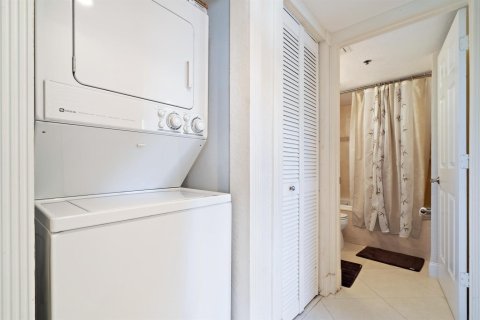 Condo in Jupiter, Florida, 2 bedrooms  № 2182313 - photo 19
