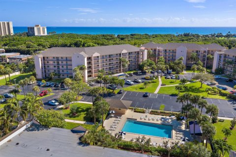 Condo in Jupiter, Florida, 2 bedrooms  № 2182313 - photo 2