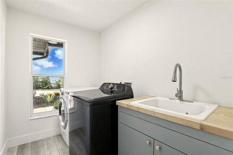 House in Malabar, Florida 3 bedrooms, 176.42 sq.m. № 1827309 - photo 28