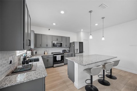 Villa ou maison à vendre à Davenport, Floride: 5 chambres, 238.39 m2 № 2416819 - photo 4