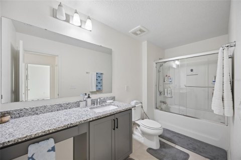 Villa ou maison à vendre à Davenport, Floride: 5 chambres, 238.39 m2 № 2416819 - photo 17