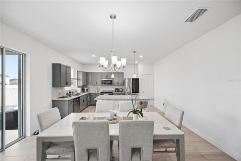 Villa ou maison à vendre à Davenport, Floride: 5 chambres, 238.39 m2 № 2416819 - photo 2