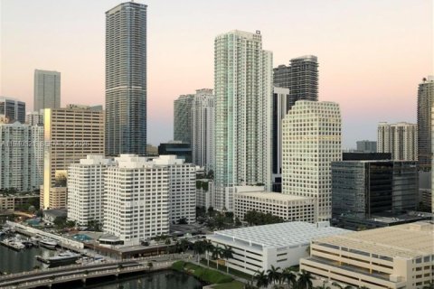 Condo in Miami, Florida, 1 bedroom  № 2003415 - photo 3