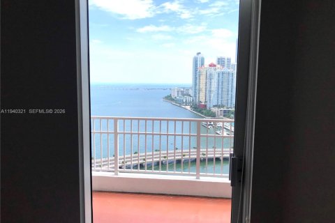 Condo in Miami, Florida, 1 bedroom  № 2003415 - photo 13