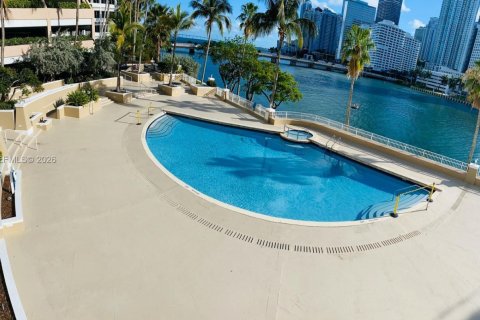 Condo in Miami, Florida, 1 bedroom  № 2003415 - photo 15