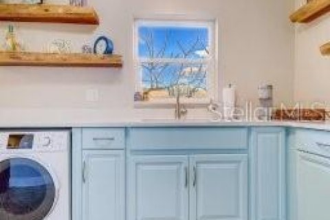 Condo in Largo, Florida, 2 bedrooms  № 2150106 - photo 4