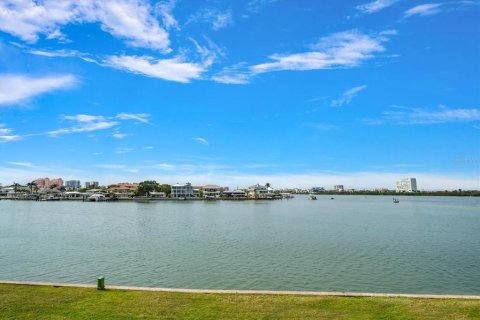 Condominio en venta en Clearwater, Florida, 2 dormitorios, 93.55 m2 № 1677756 - foto 14