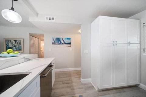 Condominio en venta en Clearwater, Florida, 2 dormitorios, 93.55 m2 № 1677756 - foto 10