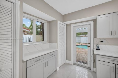 Casa en alquiler en Fort Lauderdale, Florida, 3 dormitorios, 159.79 m2 № 1898238 - foto 17