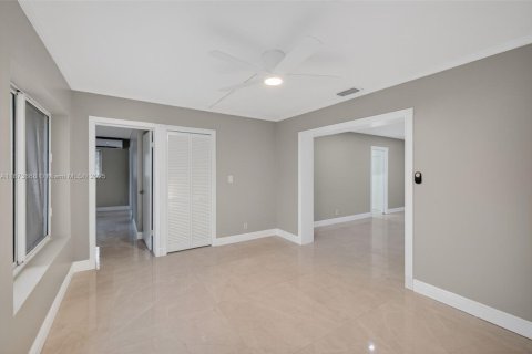 Casa en alquiler en Fort Lauderdale, Florida, 3 dormitorios, 159.79 m2 № 1898238 - foto 14