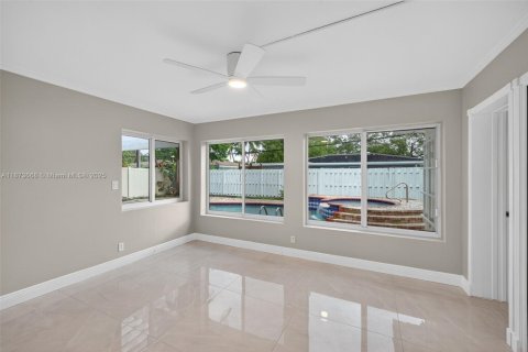 Casa en alquiler en Fort Lauderdale, Florida, 3 dormitorios, 159.79 m2 № 1898238 - foto 13
