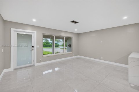 Casa en alquiler en Fort Lauderdale, Florida, 3 dormitorios, 159.79 m2 № 1898238 - foto 8