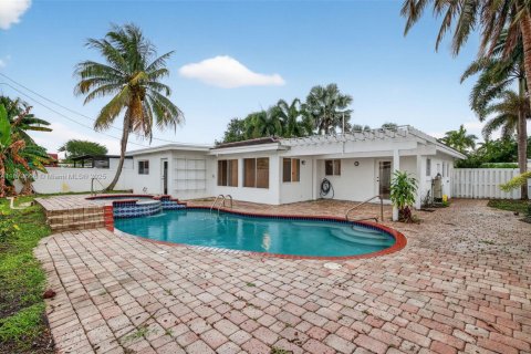 Casa en alquiler en Fort Lauderdale, Florida, 3 dormitorios, 159.79 m2 № 1898238 - foto 27