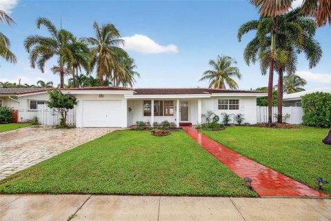 Casa en alquiler en Fort Lauderdale, Florida, 3 dormitorios, 159.79 m2 № 1898238 - foto 1