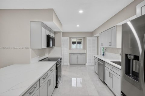 Casa en alquiler en Fort Lauderdale, Florida, 3 dormitorios, 159.79 m2 № 1898238 - foto 24