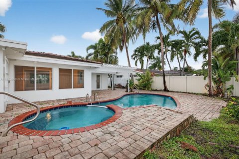 Casa en alquiler en Fort Lauderdale, Florida, 3 dormitorios, 159.79 m2 № 1898238 - foto 26