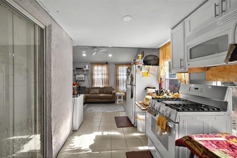 Casa en venta en Orlando, Florida, 3 dormitorios, 129.69 m2 № 1626188 - foto 12