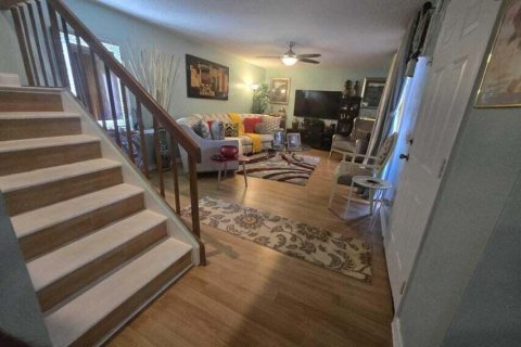 Townhouse in Lake Worth, Florida 2 bedrooms, 120.96 sq.m. № 2082176 - photo 10