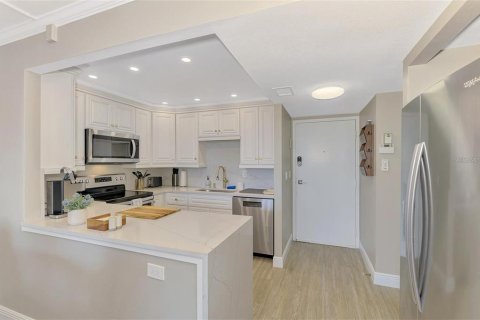 Condo in Sarasota, Florida, 1 bedroom № 2200467 - photo 5