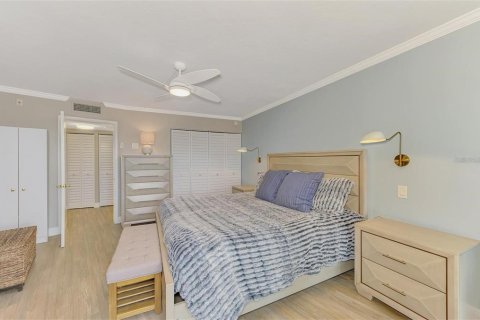 Condo in Sarasota, Florida, 1 bedroom № 2200467 - photo 15