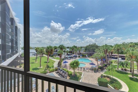 Condo in Sarasota, Florida, 1 bedroom № 2200467 - photo 2