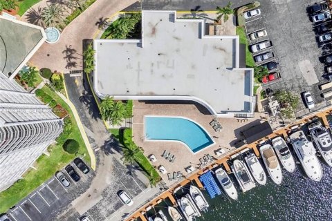Copropriété à vendre à Hallandale Beach, Floride: 2 chambres, 131.92 m2 № 2038807 - photo 25