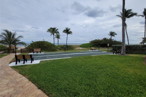 Condominio en alquiler en Lauderdale-by-the-Sea, Florida, 1 dormitorio, 92.9 m2 № 1016985 - foto 1