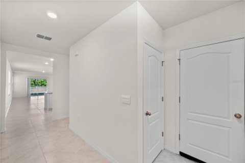 House in New Smyrna Beach, Florida 3 bedrooms, 150.32 sq.m. № 1737261 - photo 9