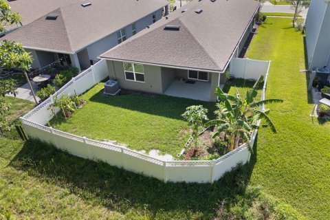 House in New Smyrna Beach, Florida 3 bedrooms, 150.32 sq.m. № 1737261 - photo 7