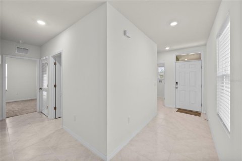 House in New Smyrna Beach, Florida 3 bedrooms, 150.32 sq.m. № 1737261 - photo 10