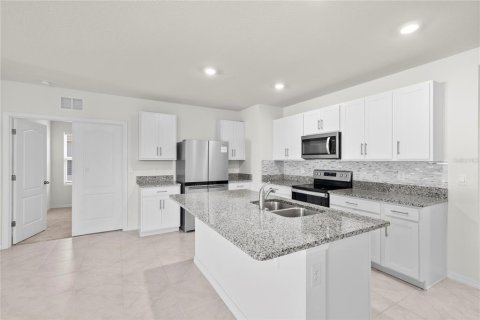House in New Smyrna Beach, Florida 3 bedrooms, 150.32 sq.m. № 1737261 - photo 17