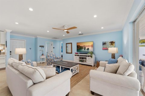 Casa en venta en Riviera Beach, Florida, 3 dormitorios, 140.93 m2 № 2146909 - foto 2
