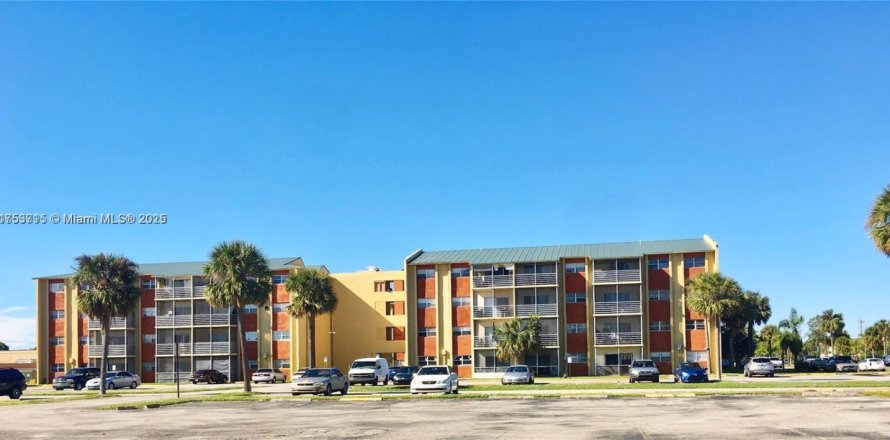 Condo à Lauderdale Lakes, Floride, 2 chambres  № 1716051