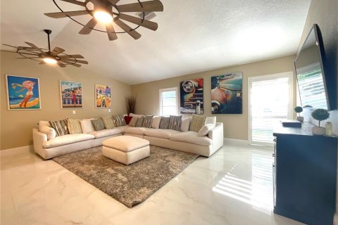 House in Lutz, Florida 4 bedrooms, 234.11 sq.m. № 1690071 - photo 24