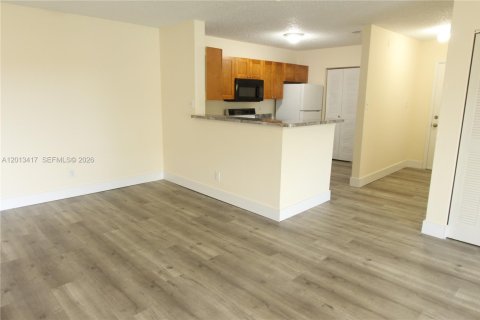 Condominio en alquiler en Coral Springs, Florida, 3 dormitorios, 121.24 m2 № 2075770 - foto 6