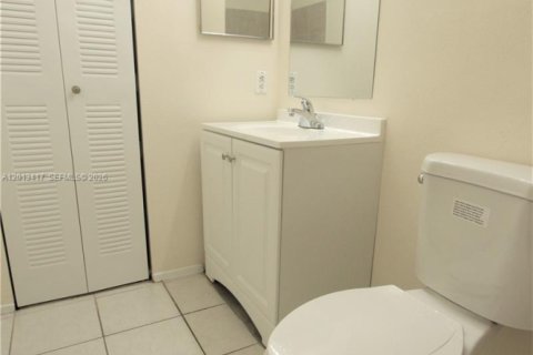 Condominio en alquiler en Coral Springs, Florida, 3 dormitorios, 121.24 m2 № 2075770 - foto 23