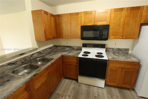 Condominio en alquiler en Coral Springs, Florida, 3 dormitorios, 121.24 m2 № 2075770 - foto 8