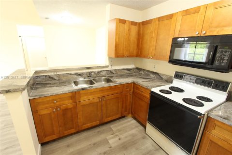 Condominio en alquiler en Coral Springs, Florida, 3 dormitorios, 121.24 m2 № 2075770 - foto 9
