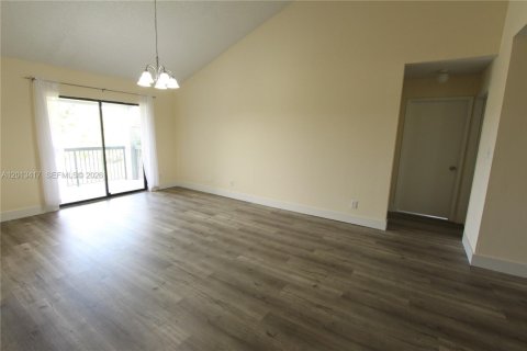 Condominio en alquiler en Coral Springs, Florida, 3 dormitorios, 121.24 m2 № 2075770 - foto 11