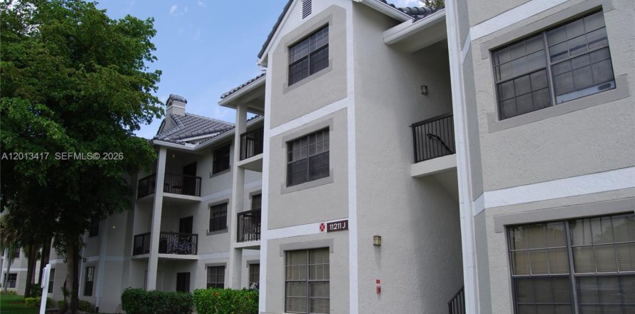 Condominio en Coral Springs, Florida, 3 dormitorios  № 2075770