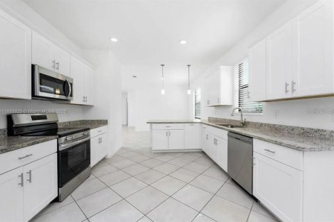 Villa ou maison à louer à Port Charlotte, Floride: 3 chambres, 157.19 m2 № 2112530 - photo 7