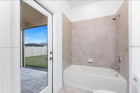 Villa ou maison à louer à Port Charlotte, Floride: 3 chambres, 157.19 m2 № 2112530 - photo 15