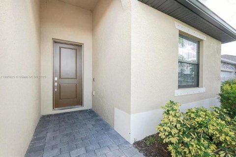 Villa ou maison à louer à Port Charlotte, Floride: 3 chambres, 157.19 m2 № 2112530 - photo 3
