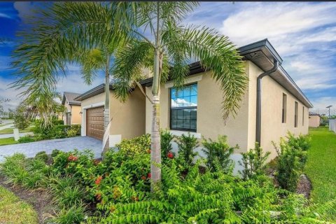 Villa ou maison à louer à Port Charlotte, Floride: 3 chambres, 157.19 m2 № 2112530 - photo 2