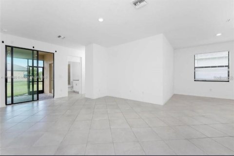 Villa ou maison à louer à Port Charlotte, Floride: 3 chambres, 157.19 m2 № 2112530 - photo 5